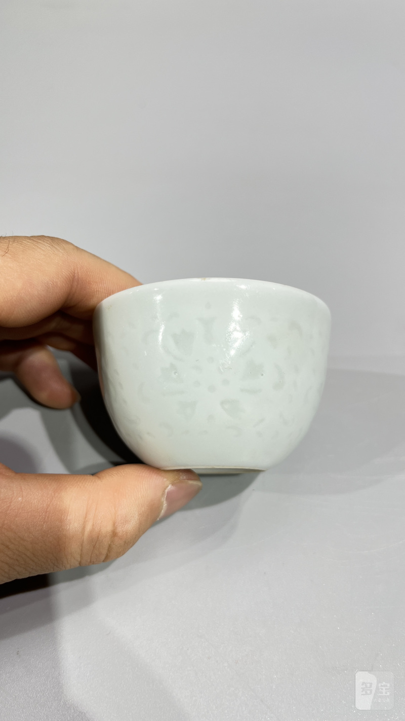 清 白釉玲珑杯 - 图6